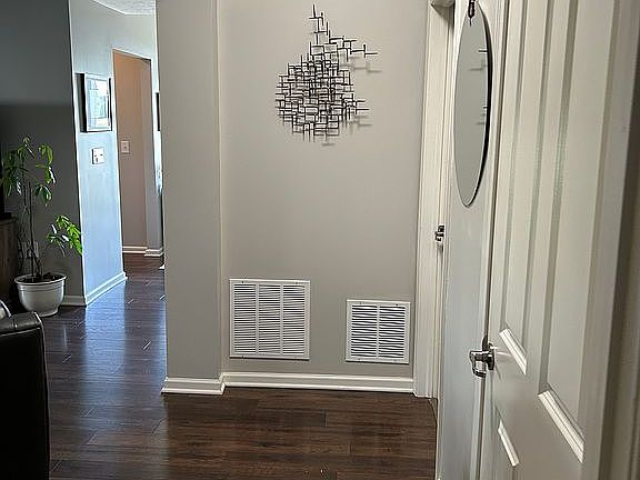 Hallway to 2nd bed/bath