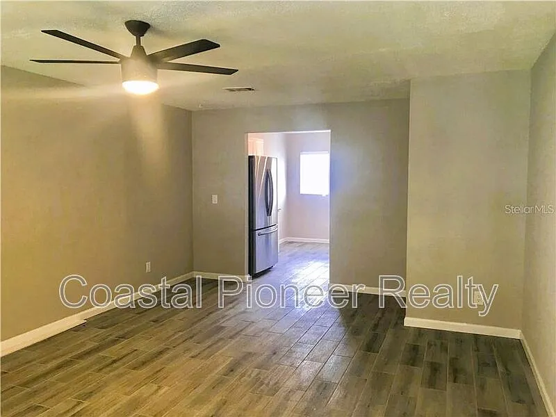 Building Photo - 6405 S Roberts Ave #B