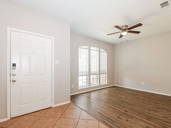 3rd image of 3135 Marble Falls Dr