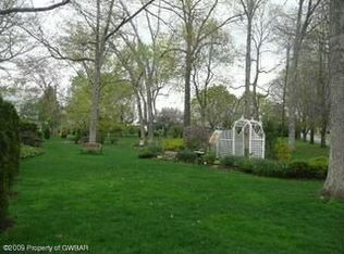 12 Grove St, Mountain Top, PA 18707