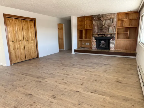 4420 Bering St APT 1, Anchorage, AK 99503