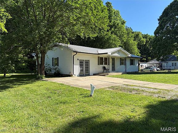 3rd image of 615 Frisco St