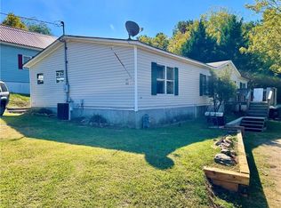 122 Cherokee Ave, Ball Ground, GA 30107