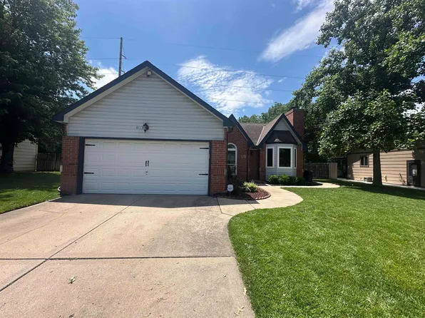 8119 W 2nd St N, Wichita, KS 67212