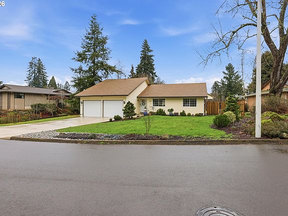 3rd image of 939 Hazelwood Dr