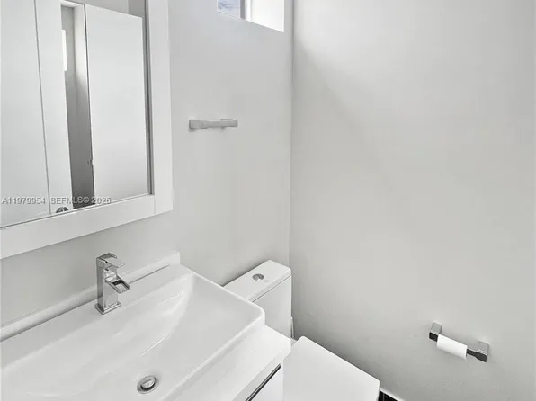 10336 NW 64th St, Doral, FL 33178