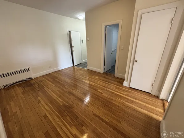 46 Lancaster Ter, Brookline, MA