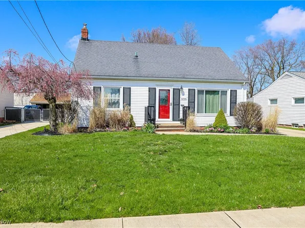 10700 Fairlawn Dr, Parma, OH 44130
