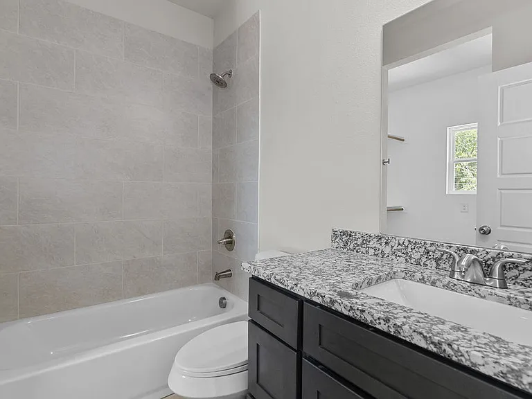 3329 Eastland St — Photo 12
