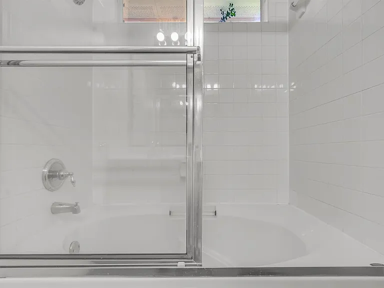 5605 Bentsen Ln — Photo 11