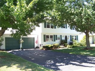 21 Lakewood Pkwy, Burlington, VT 05408