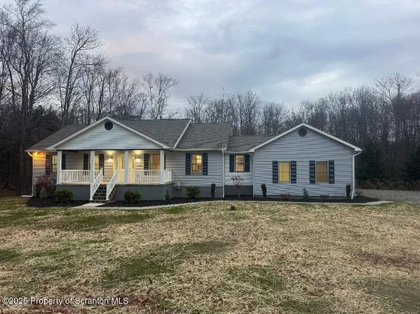 11 John St, Covington Township, PA 18424