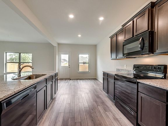 2nd image of 2019 Belmont Dr