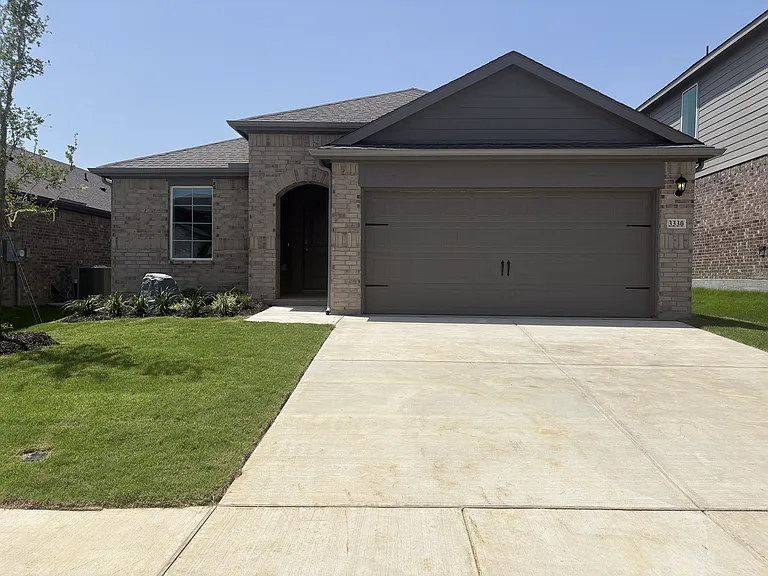 3330 Catamount Dr — Photo 1