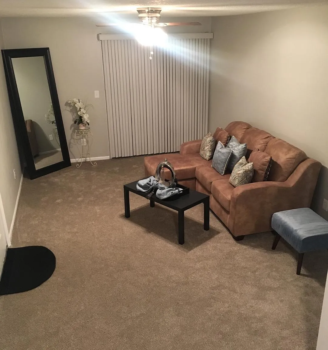 2 bed, 800 sqft, $1,150 — Photo 1