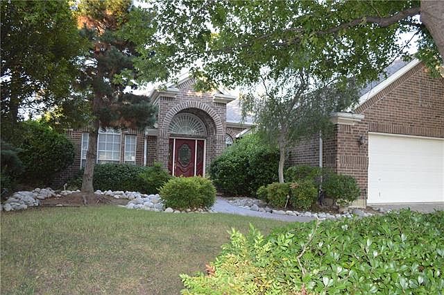 1st image of 2845 Bluffview Dr