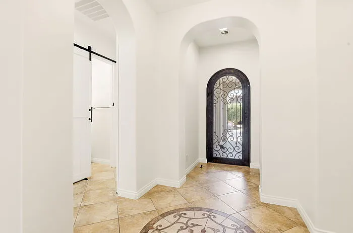 1589 E Vesper Trl — Photo 5