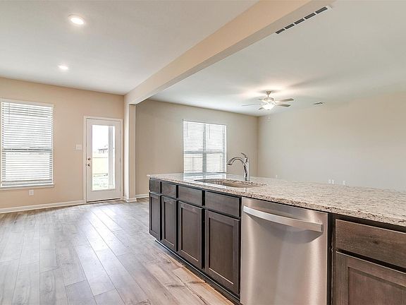 3rd image of 1025 McDonald Dr
