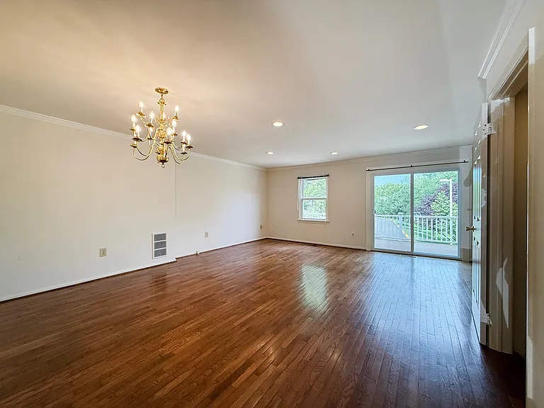 10240 Arizona Cir — Photo 3