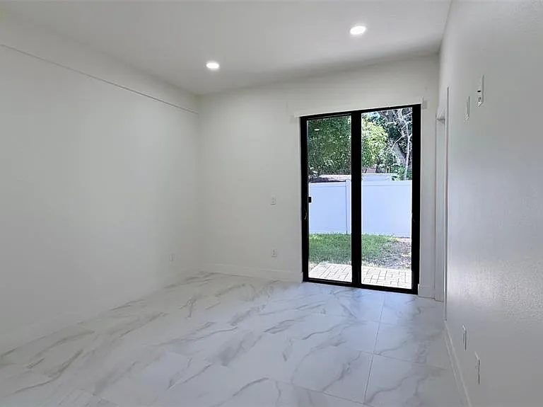 4106 N Thatcher Ave #B — Photo 16