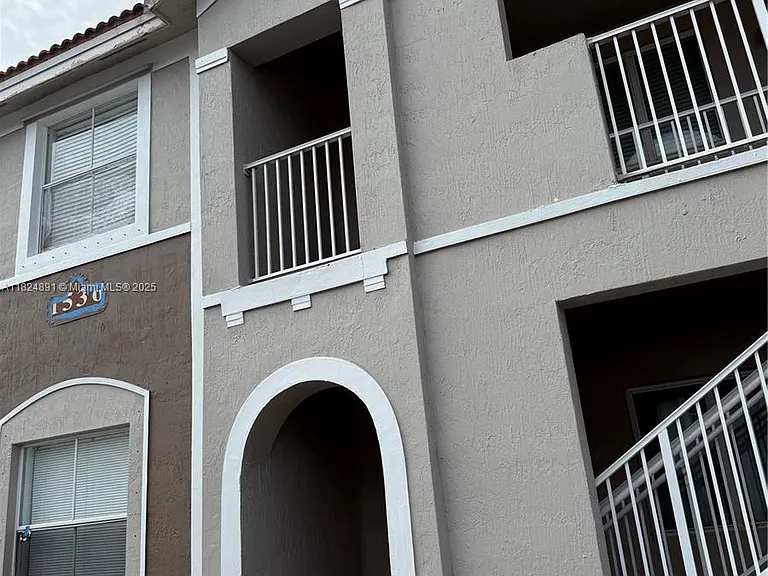 1536 SE 25th St #206 — Photo 1