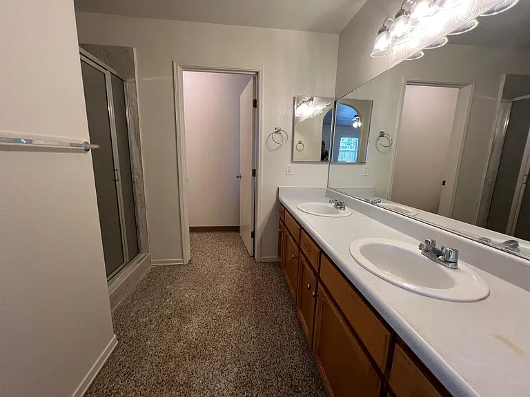 995 Vineyard Way — Photo 7