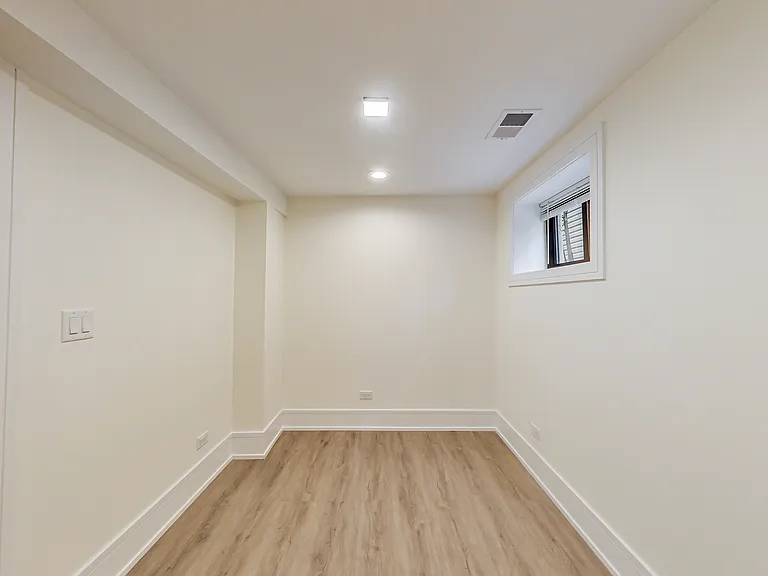 2551 W Hirsch St #1E — Photo 11