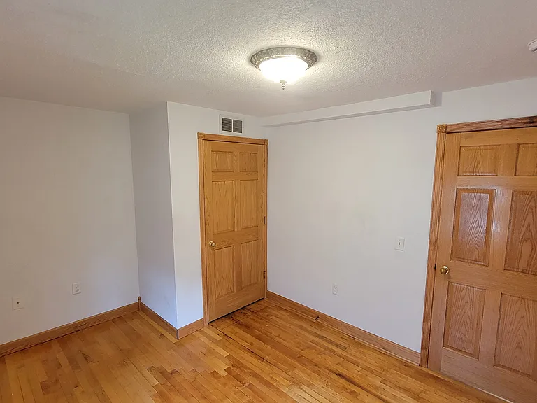 410 3rd Ave S #3 — Photo 8