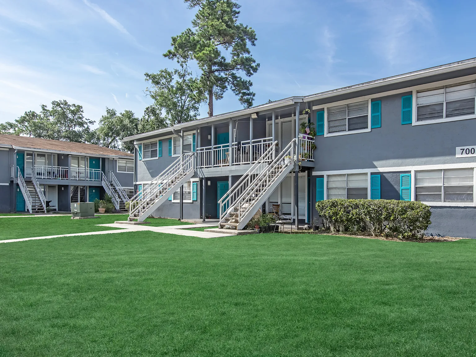 Lakewood Oaks Apartments — Photo 2