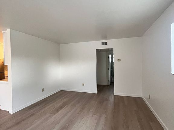 5th image of 130 Towne Ter #6