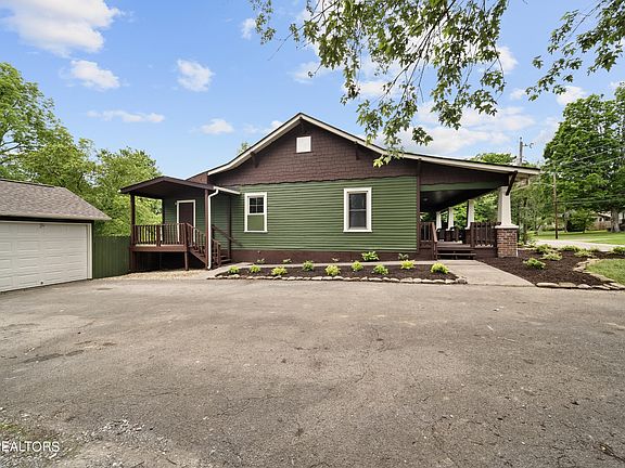 3rd image of 2600 Woodrow Dr