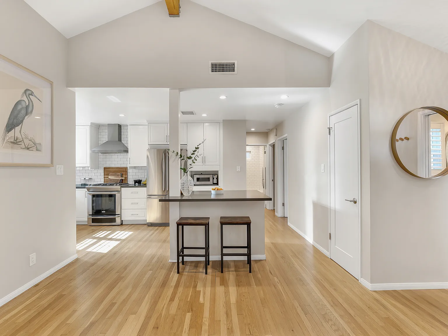 3 bed, 1457 sqft, $4,900 — Photo 3