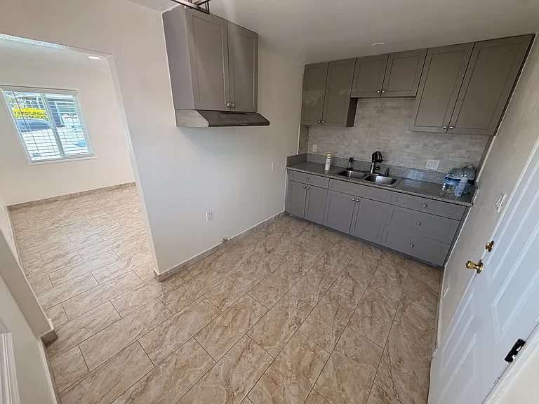 9105 Margaret St — Photo 9