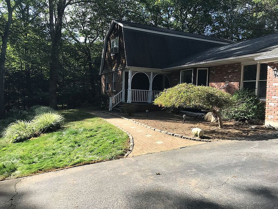 2nd image of 121 Stony Ln