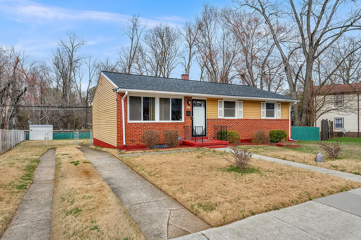 Building Photo - 8402 Church Ln