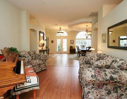 4th image of 1711 Carillon Park Dr