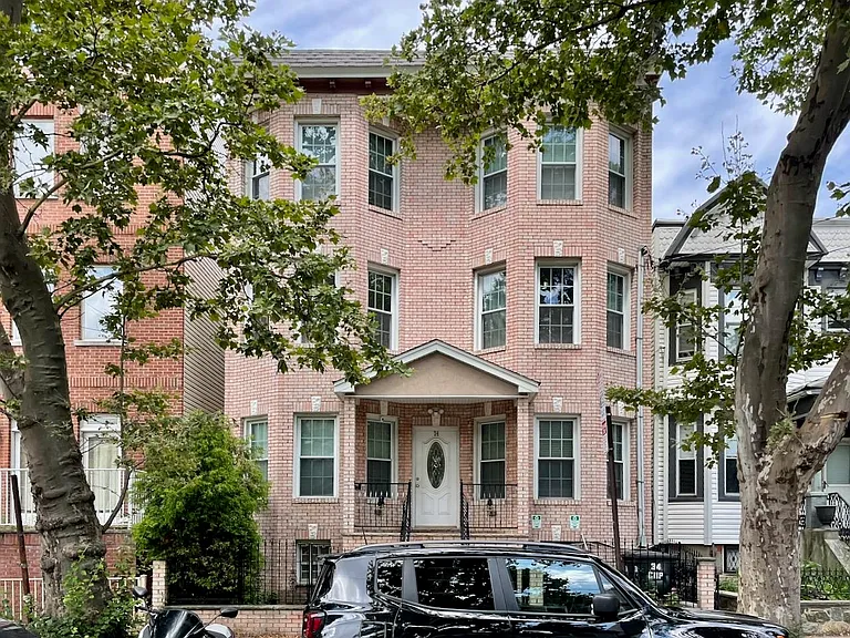 34 Court House Pl #2L — Photo 18