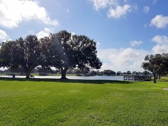 5th image of 652 Barefoot Blvd