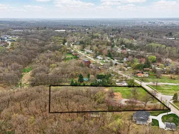 1806 Prairie Du Chien Rd, Iowa City, IA 52245