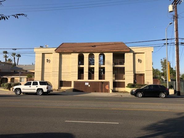 12617 Oxnard St #202
