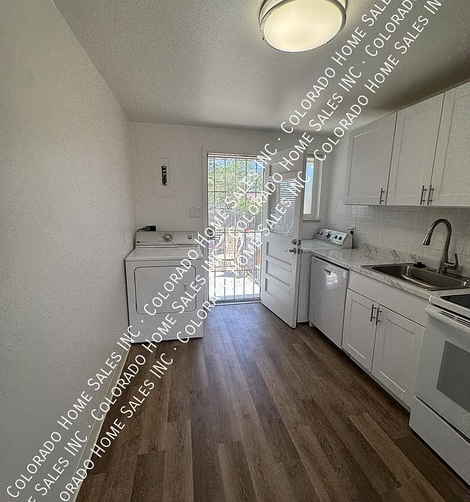 1st image of 1119 Rosemary St #2