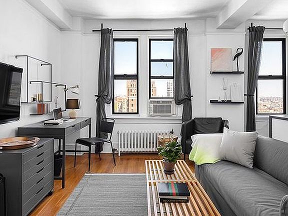 2nd image of 50 W 106th St APT 15B