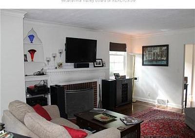 3rd image of 1051 Montrose Dr