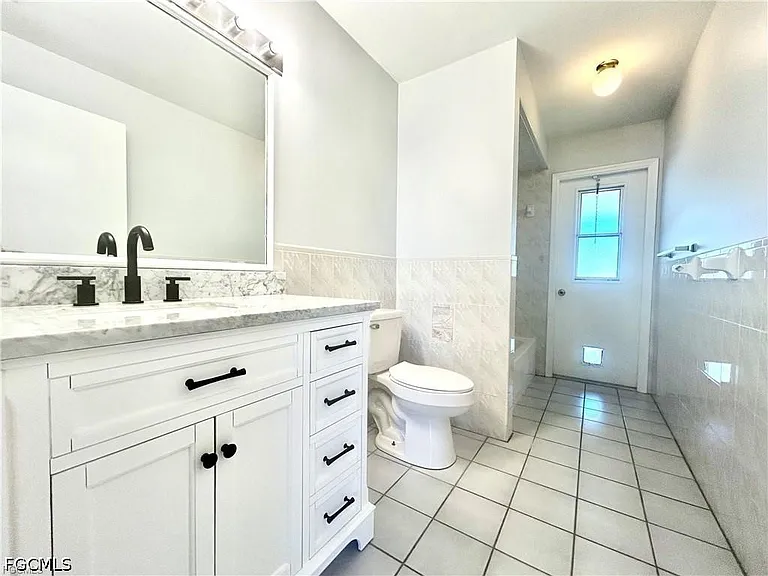 1203 SW 34th St — Photo 15