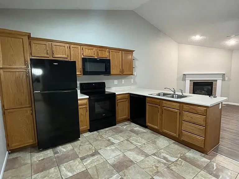 3624-3626 Thornhill Circle W-TBROS — Photo 1