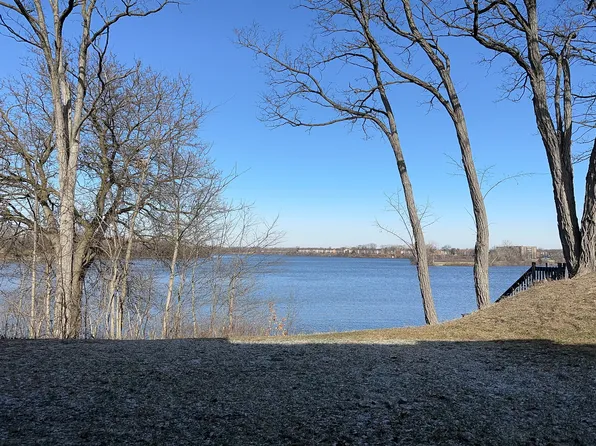 9669 Harbour Cove Ct, Ypsilanti, MI 48197