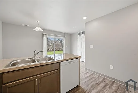 1517 Avenue A #2 — Photo 21