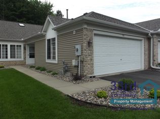 570 Lake View Dr, Woodbury, MN 55129