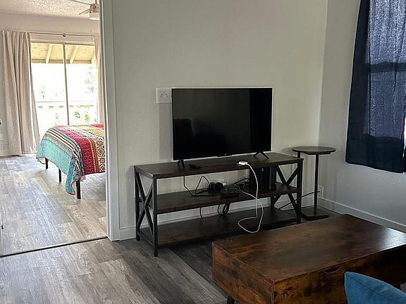 4th image of 338 N Camino Del Rey #B