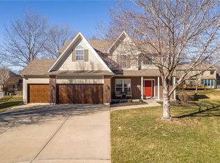 1564 Parkside Dr, Liberty, MO 64068